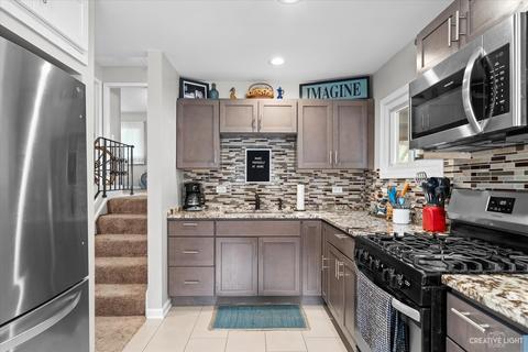 22 Greenfield Rd, Montgomery, IL 60538 photo 4