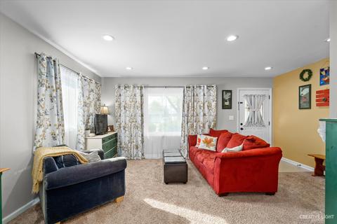 22 Greenfield Rd, Montgomery, IL 60538 photo 2