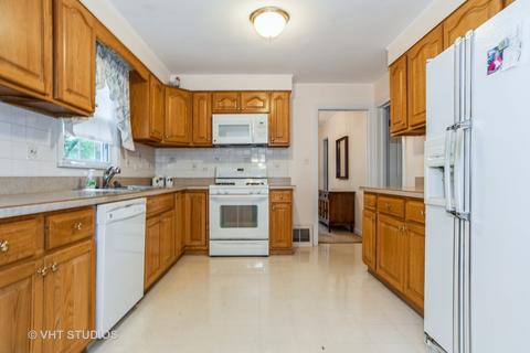 1932 E Indiana St, Wheaton, IL 60187 photo 3