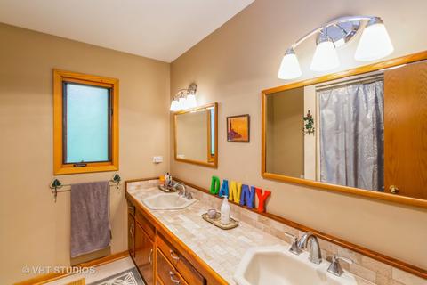 4325 Eisenhower Cir, Hoffman Estates, IL 60192 photo 12