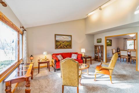 4325 Eisenhower Cir, Hoffman Estates, IL 60192 photo 5