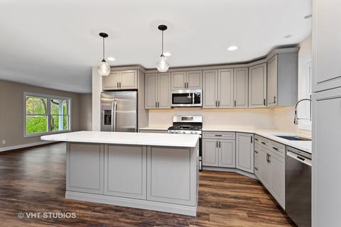 900 Surrey Ln, Algonquin, IL 60102 photo 6