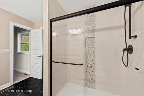900 Surrey Ln, Algonquin, IL 60102 photo 11