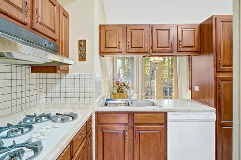 22800 Oakland Dr, Steger, IL 60475 photo 2