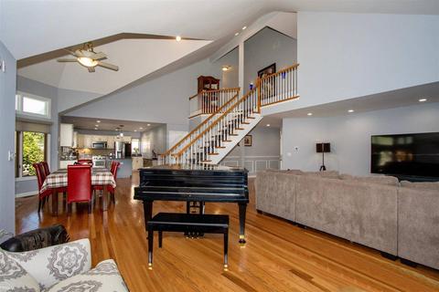 2274 Douglas Ave, Des Plaines, IL 60018 photo 2