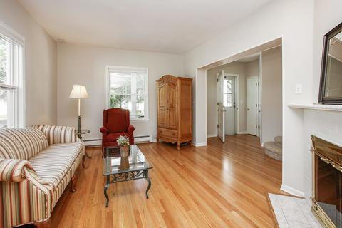 1026 E Jefferson Ave, Wheaton, IL 60187 photo 3