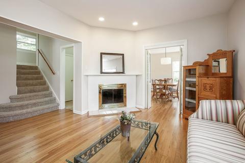 1026 E Jefferson Ave, Wheaton, IL 60187 photo 5