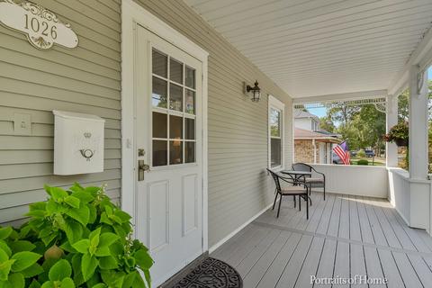 1026 E Jefferson Ave, Wheaton, IL 60187 photo 2