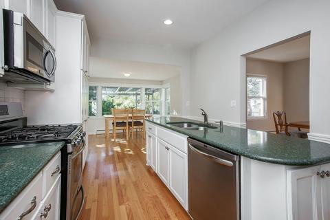 1026 E Jefferson Ave, Wheaton, IL 60187 photo 7