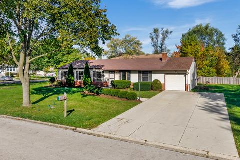 1902 E Yuma Ln, Mount Prospect, IL 60056 photo 1