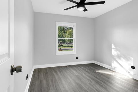1902 E Yuma Ln, Mount Prospect, IL 60056 photo 11