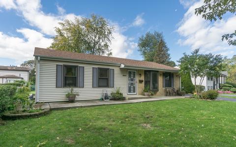 1045 Valley Stream Dr, Wheeling, IL 60090 photo 2