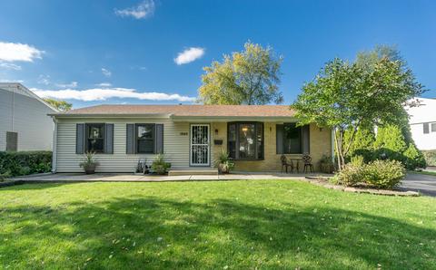 1045 Valley Stream Dr, Wheeling, IL 60090 photo 1