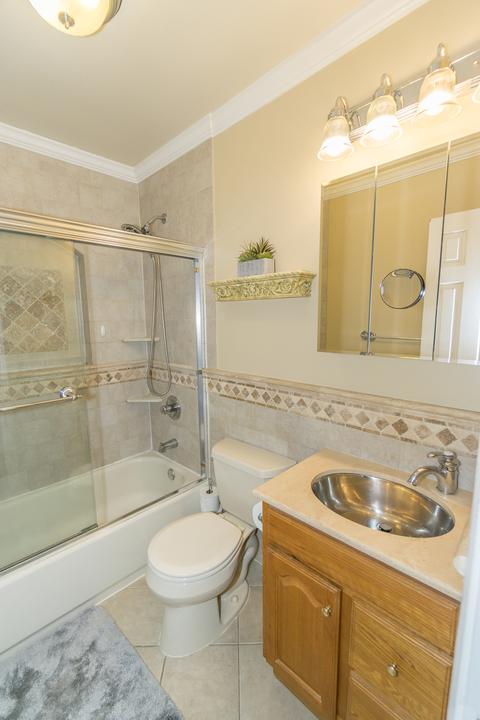 1045 Valley Stream Dr, Wheeling, IL 60090 photo 14