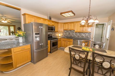 1045 Valley Stream Dr, Wheeling, IL 60090 photo 12