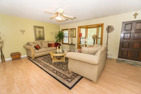1045 Valley Stream Dr, Wheeling, IL 60090 photo 6
