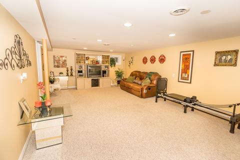 1045 Valley Stream Dr, Wheeling, IL 60090 photo 21