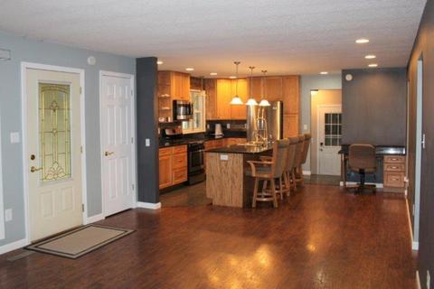 400 E High St, Morrison, IL 61270 photo 2