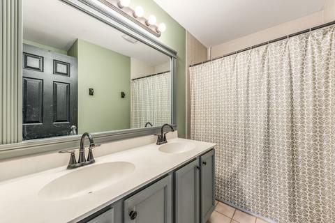2910 Avalon Ct, Elgin, IL 60124 photo 20