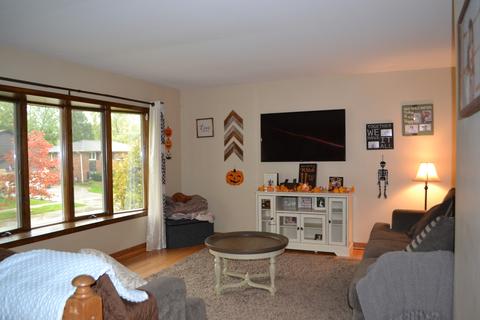 6409 Forestview Dr, Oak Forest, IL 60452 photo 2