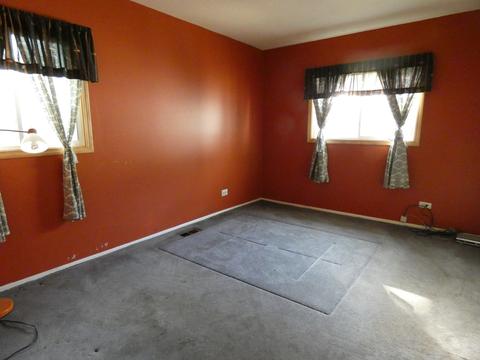 725 Olive St, Hoffman Estates, IL 60169 photo 2