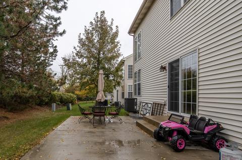 2101 W Silverleaf Ct, Addison, IL 60101 photo 5