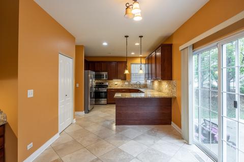 2101 W Silverleaf Ct, Addison, IL 60101 photo 17