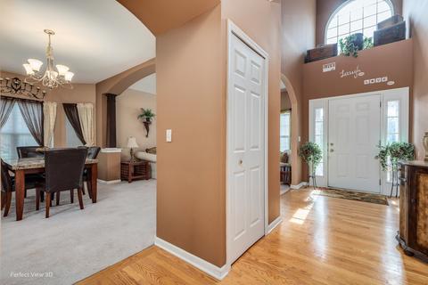 24800 Emerald Ave, Plainfield, IL 60585 photo 4