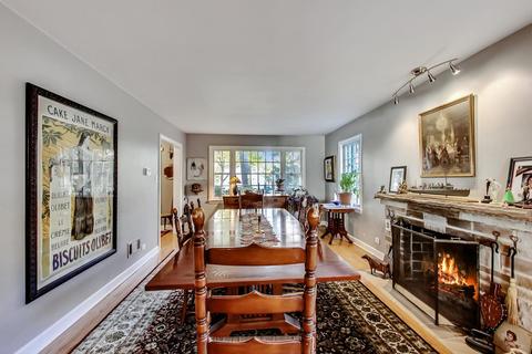 7964 Augusta St, River Forest, IL 60305 photo 4
