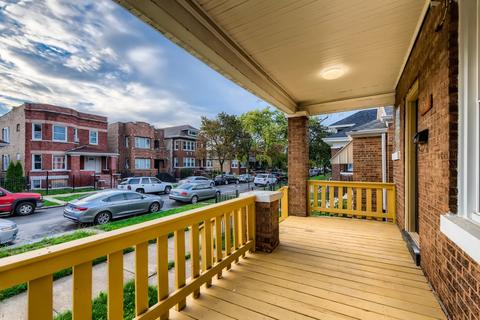 5747 S Artesian Ave, Chicago, IL 60629 photo 4