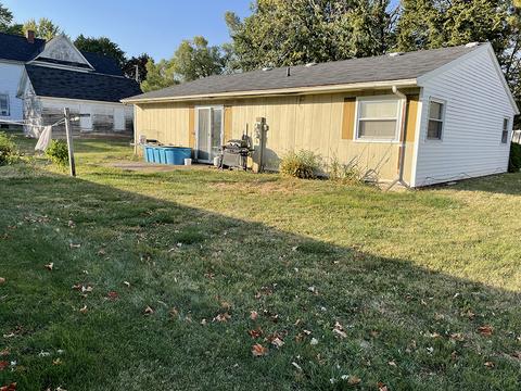 403 Clinton Ct, Morrison, IL 61270 photo 2