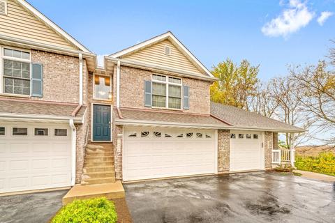 3925 S Pointe Dr #E, Dekalb, IL 60115 photo 1