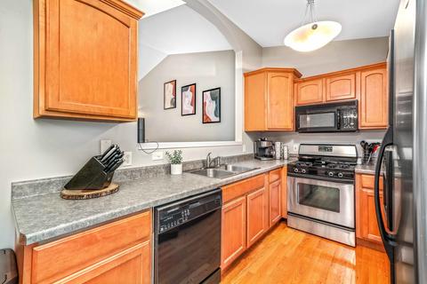 3925 S Pointe Dr #E, Dekalb, IL 60115 photo 8