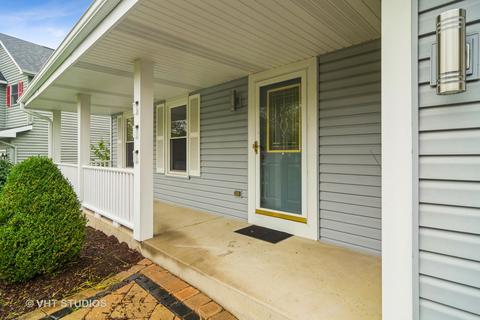 717 Bayberry Dr, Bartlett, IL 60103 photo 2
