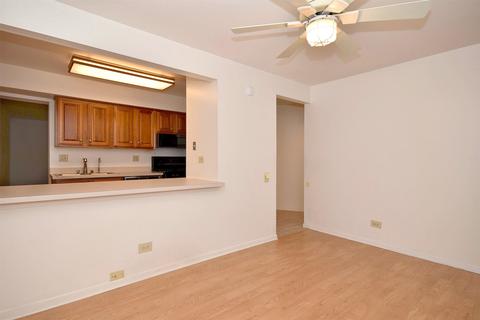 13 Maple Tree Ct, Elmhurst, IL 60126 photo 7