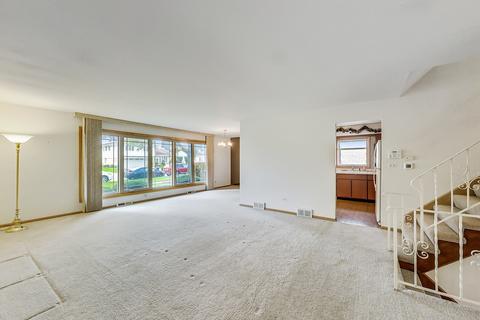 156 Ambleside Rd, Des Plaines, IL 60016 photo 3