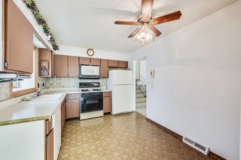 156 Ambleside Rd, Des Plaines, IL 60016 photo 7
