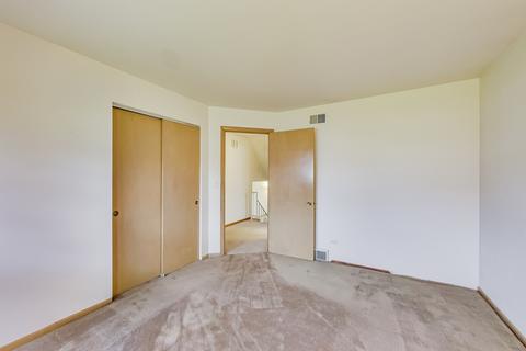 156 Ambleside Rd, Des Plaines, IL 60016 photo 10