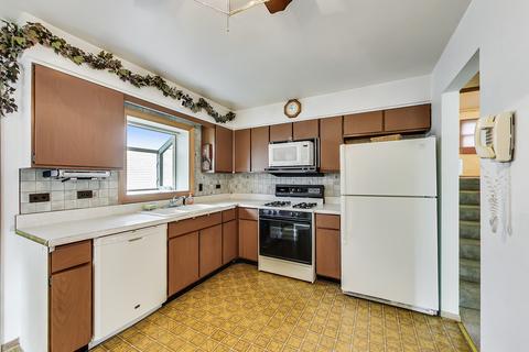 156 Ambleside Rd, Des Plaines, IL 60016 photo 6