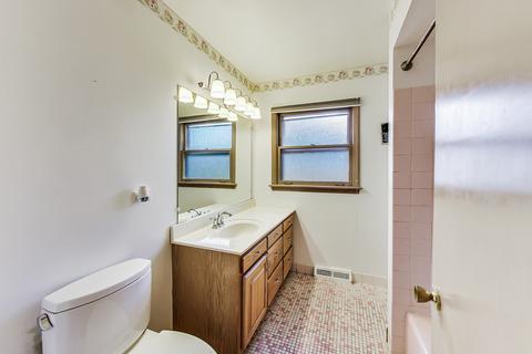 156 Ambleside Rd, Des Plaines, IL 60016 photo 15