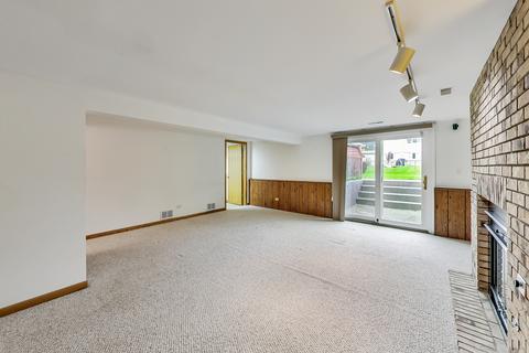 156 Ambleside Rd, Des Plaines, IL 60016 photo 18