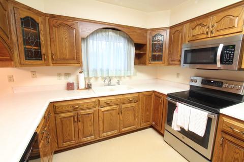 211 Hammitt Dr, Normal, IL 61761 photo 5