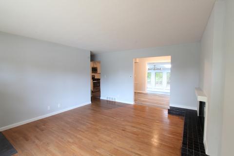 703 Sheridan Rd, Normal, IL 61761 photo 3