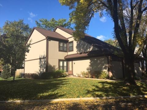 240 Woodmere Ln, Wheeling, IL 60090 photo 1
