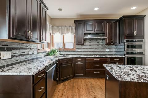 2080 Tunbridge Trl, Algonquin, IL 60102 photo 4