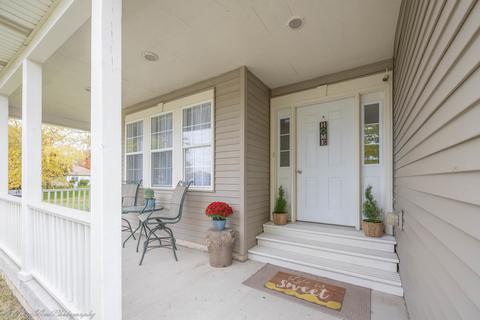 806 Walnut St, Genoa, IL 60135 photo 4