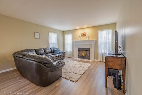 806 Walnut St, Genoa, IL 60135 photo 9