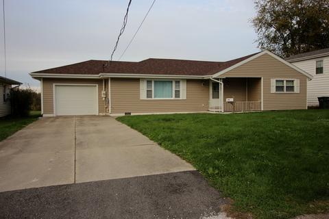 601 E Michael St, Clinton, IL 61727 photo 1