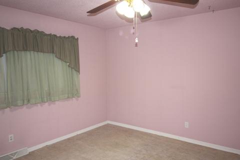 601 E Michael St, Clinton, IL 61727 photo 12