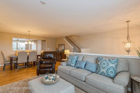 3602 Neubauer Cir, Lindenhurst, IL 60046 photo 2